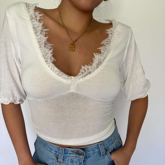 White Trendy Blogger Top - Picture 2 of 6